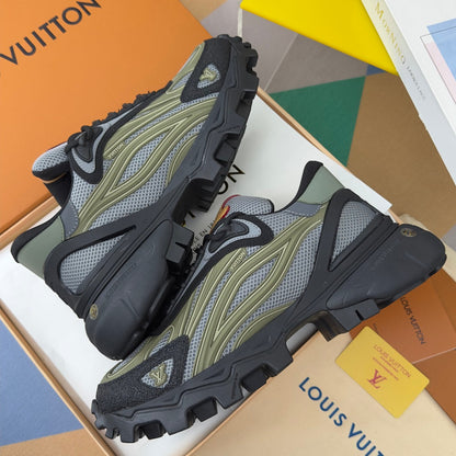 260521 New high-quality, soft and thick-soled outdoor sports shoes