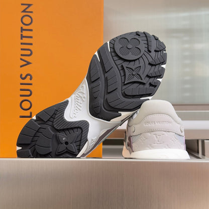 260526 New high-quality and new color knitted technological fabric sports shoes