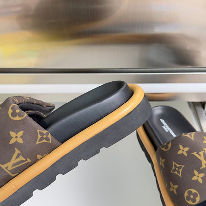 260526 New high-quality, new color combination Velcro platform sandals