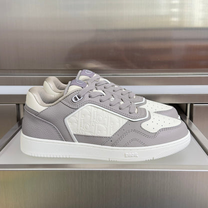 260526 New high-quality shoes in a classic design with a new color scheme