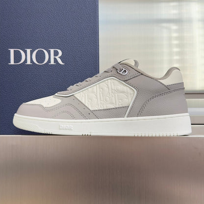 260526 New high-quality shoes in a classic design with a new color scheme