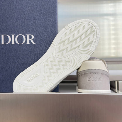260526 New high-quality shoes in a classic design with a new color scheme