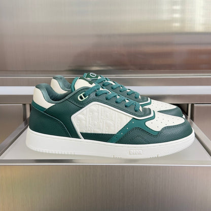 260526 New high-quality shoes in a classic design with a new color scheme