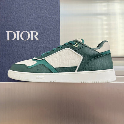 260526 New high-quality shoes in a classic design with a new color scheme