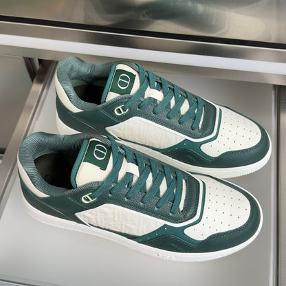 260526 New high-quality shoes in a classic design with a new color scheme