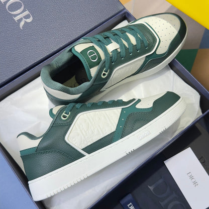 260526 New high-quality shoes in a classic design with a new color scheme