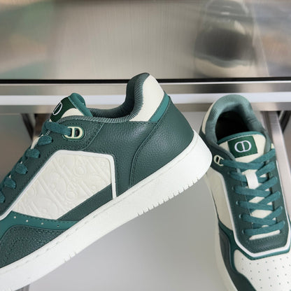 260526 New high-quality shoes in a classic design with a new color scheme
