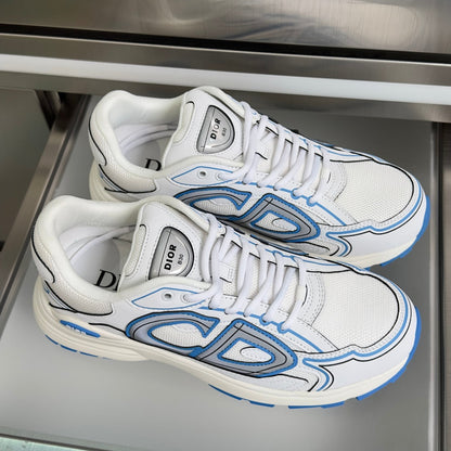 260526 New high-quality shoes in a classic design with a new color scheme