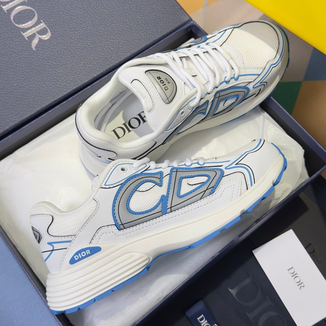 260526 New high-quality shoes in a classic design with a new color scheme