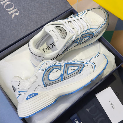 260526 New high-quality shoes in a classic design with a new color scheme