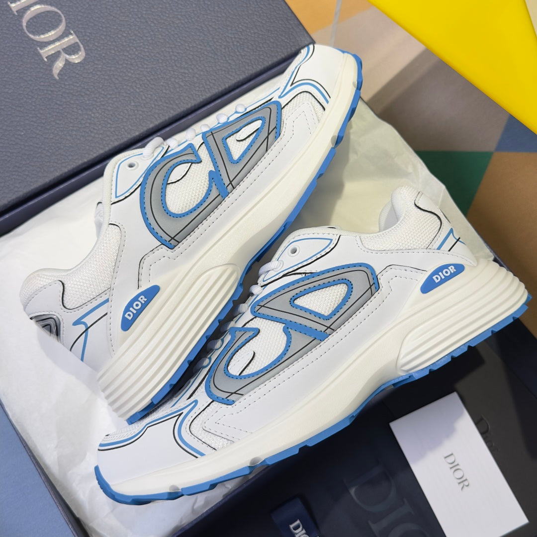 260526 New high-quality shoes in a classic design with a new color scheme