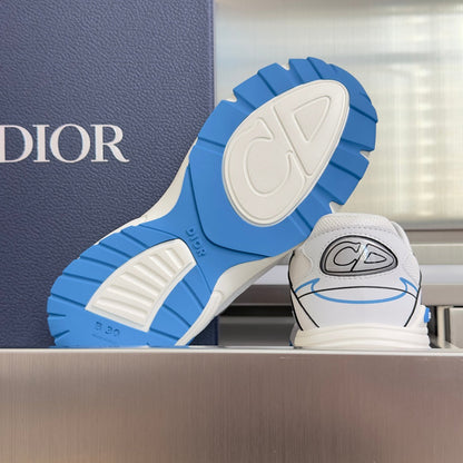 260526 New high-quality shoes in a classic design with a new color scheme