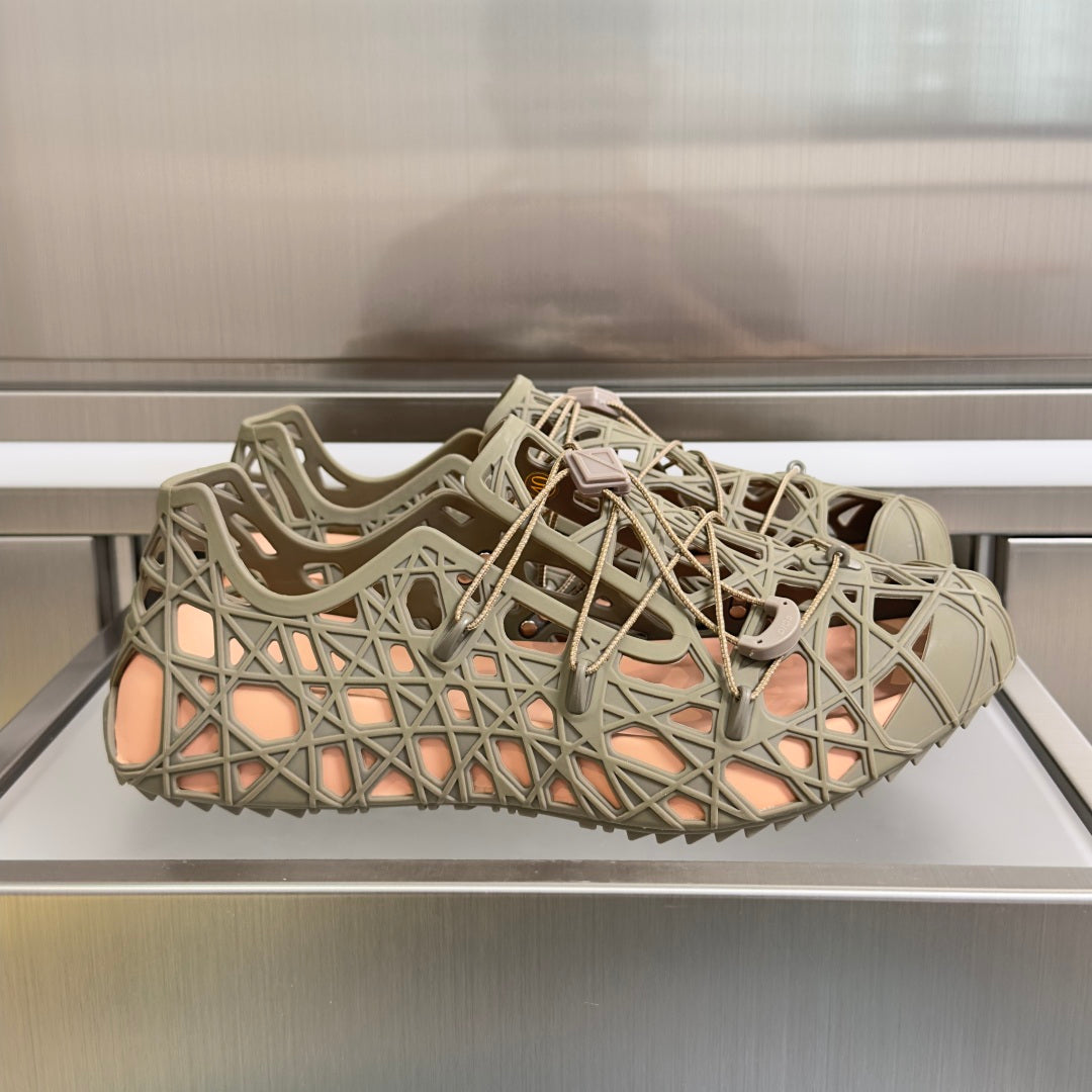260526 New high-quality summer vine-patterned breathable mesh slippers