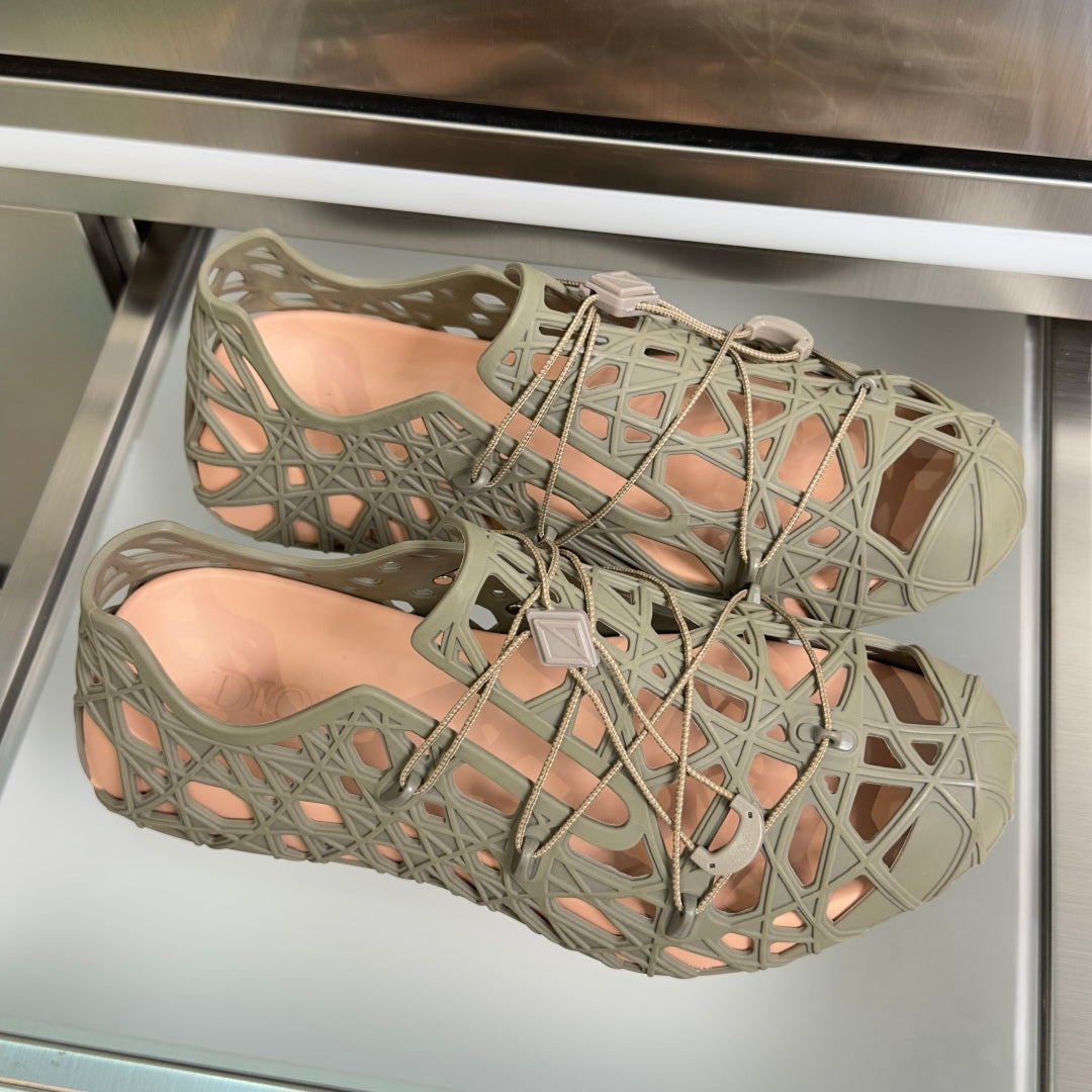 260526 New high-quality summer vine-patterned breathable mesh slippers