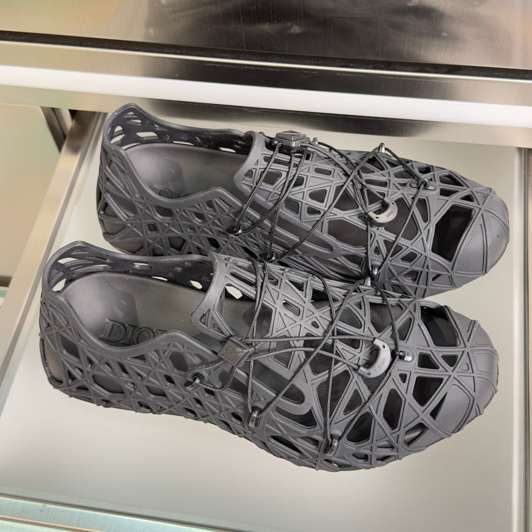 260526 New high-quality summer vine-patterned breathable mesh slippers