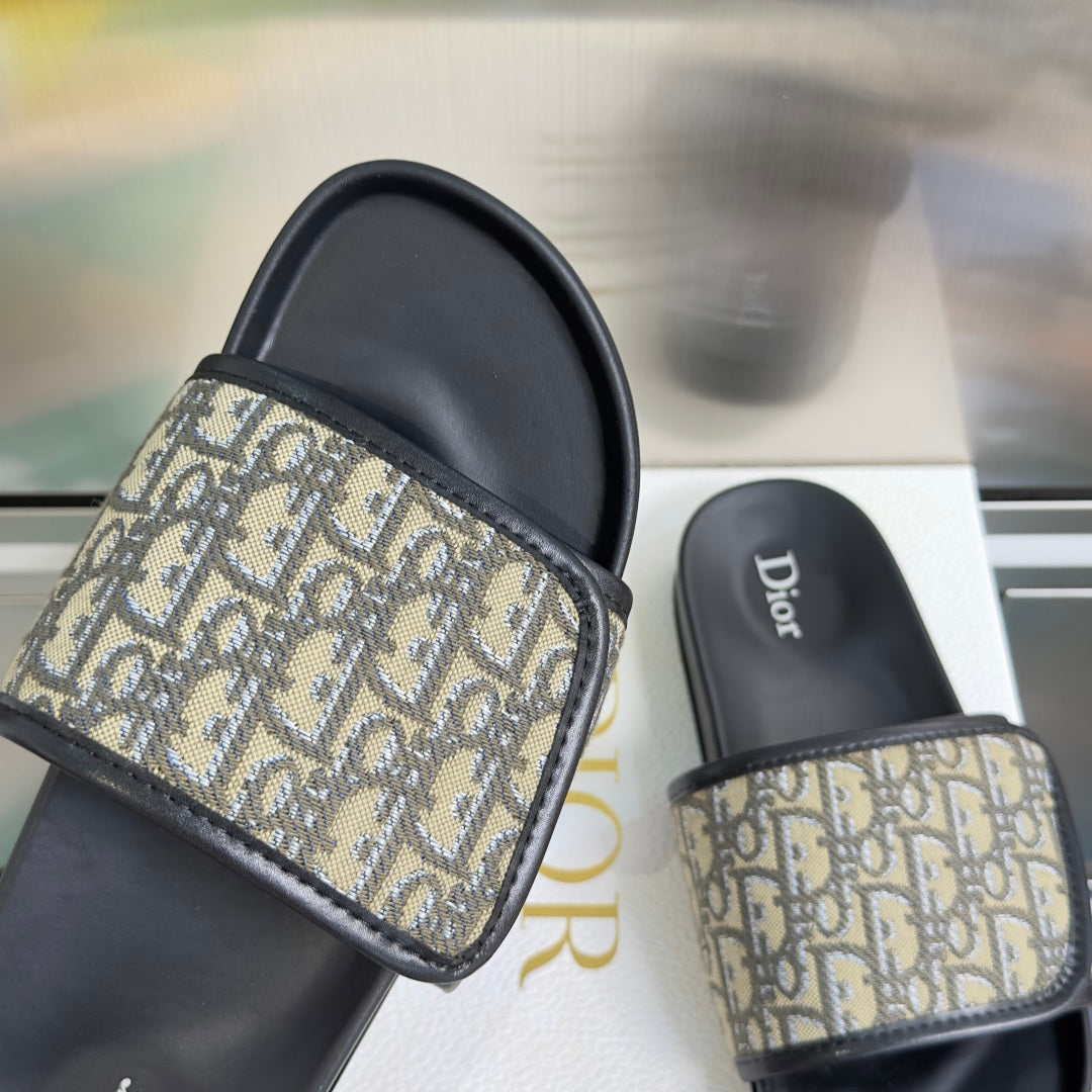 260526 New high-quality summer Velcro thick-soled beach slippers