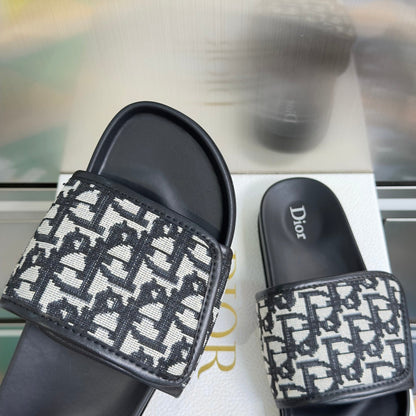260526 New high-quality summer Velcro thick-soled beach slippers
