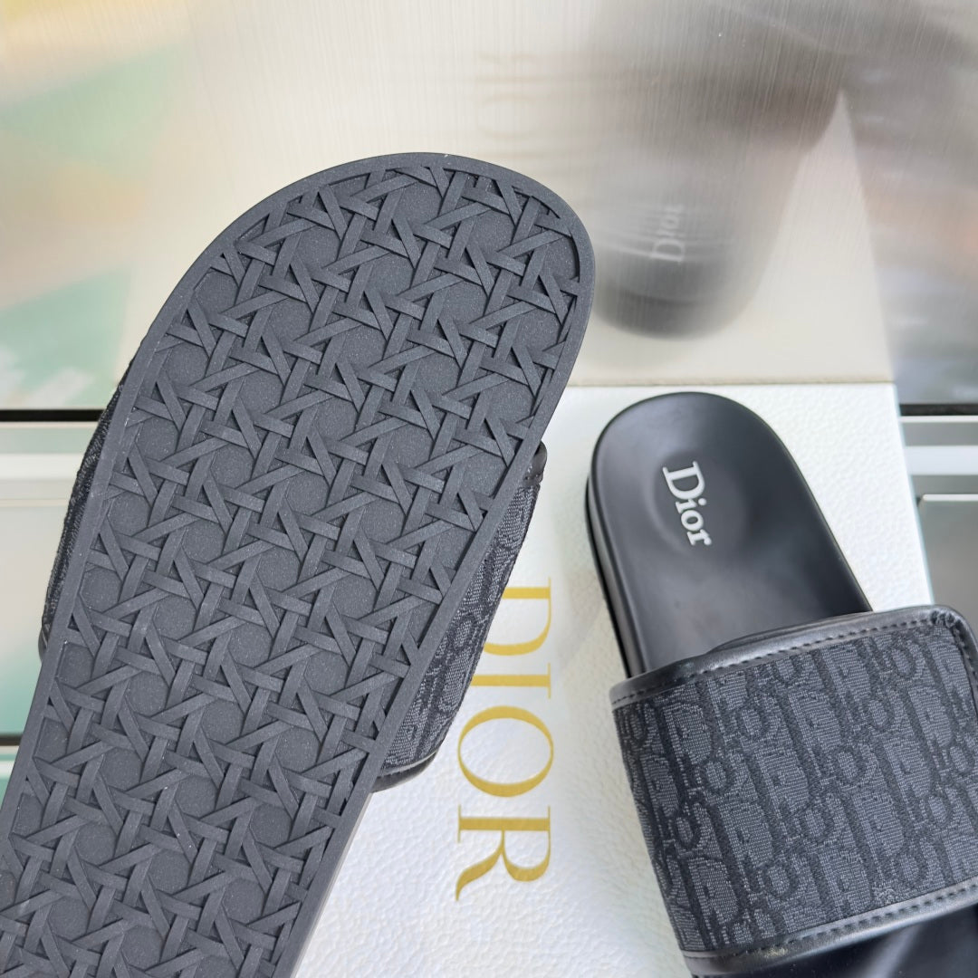 260526 New high-quality summer Velcro thick-soled beach slippers