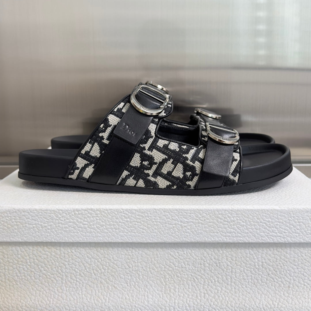 260526 New high-quality summer thick-soled double-buckle flat beach slippers