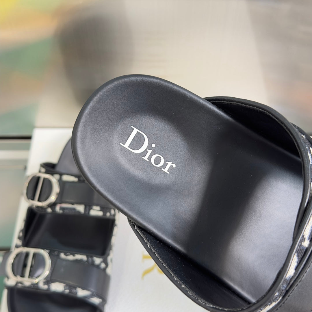 260526 New high-quality summer thick-soled double-buckle flat beach slippers