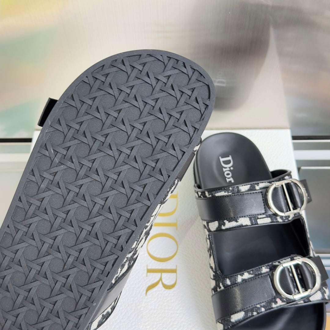 260526 New high-quality summer thick-soled double-buckle flat beach slippers