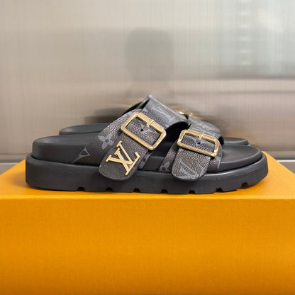 260526 New high-quality summer thick-soled double-buckle flat beach slippers