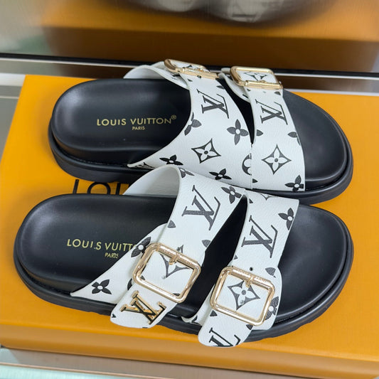 260526 New high-quality summer thick-soled double-buckle flat beach slippers
