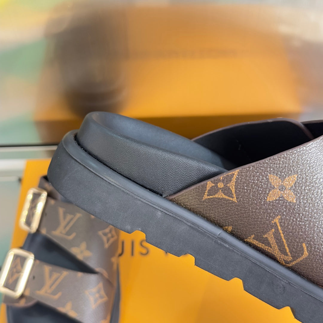 260526 New high-quality summer thick-soled double-buckle flat beach slippers