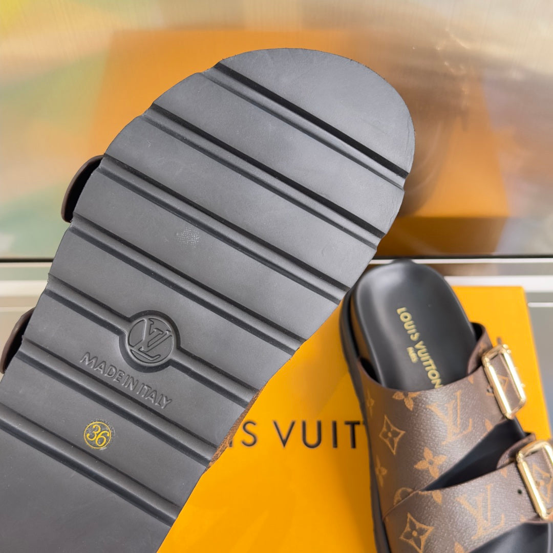 260526 New high-quality summer thick-soled double-buckle flat beach slippers