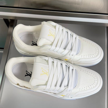 260602 New high-quality thick-soled embroidered canvas casual sports shoes