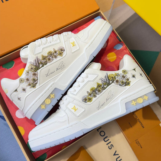 260602 New high-quality thick-soled embroidered canvas casual sports shoes