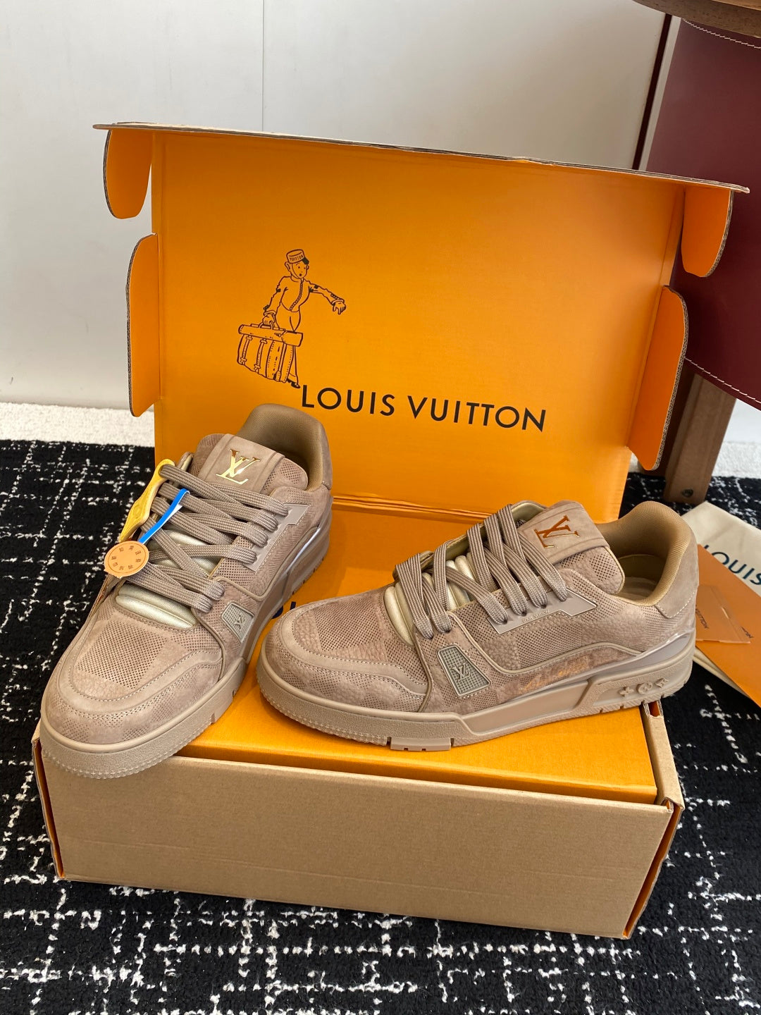 260602 New high-quality genuine leather distressed versatile and fashionable sneakers