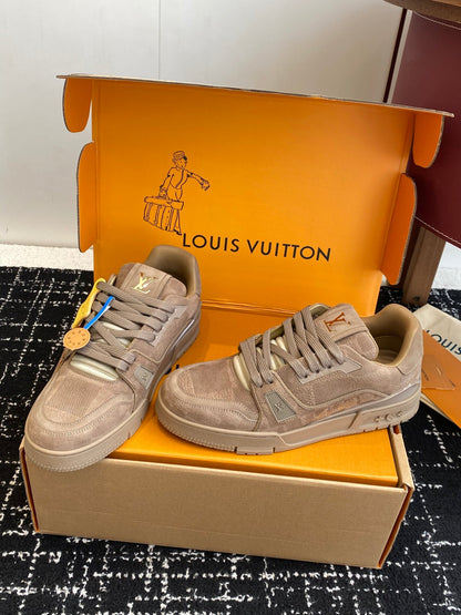 260602 New high-quality genuine leather distressed versatile and fashionable sneakers