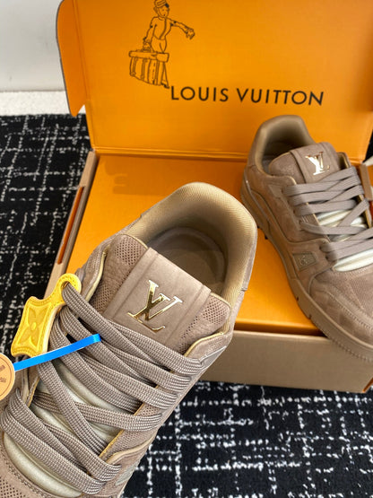 260602 New high-quality genuine leather distressed versatile and fashionable sneakers