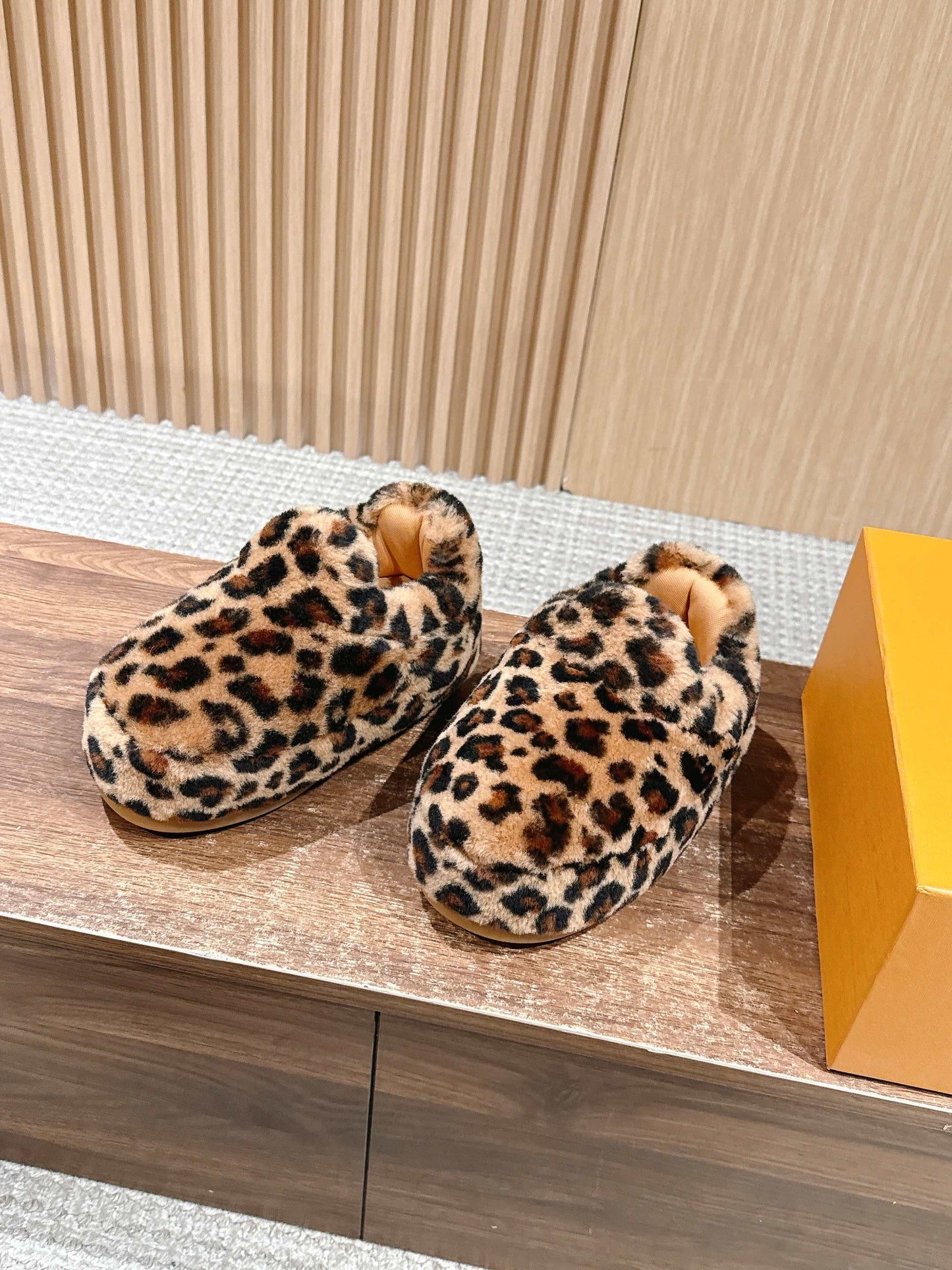 260602 New high-quality velvet cowhide leopard-print warm and cute casual shoes
