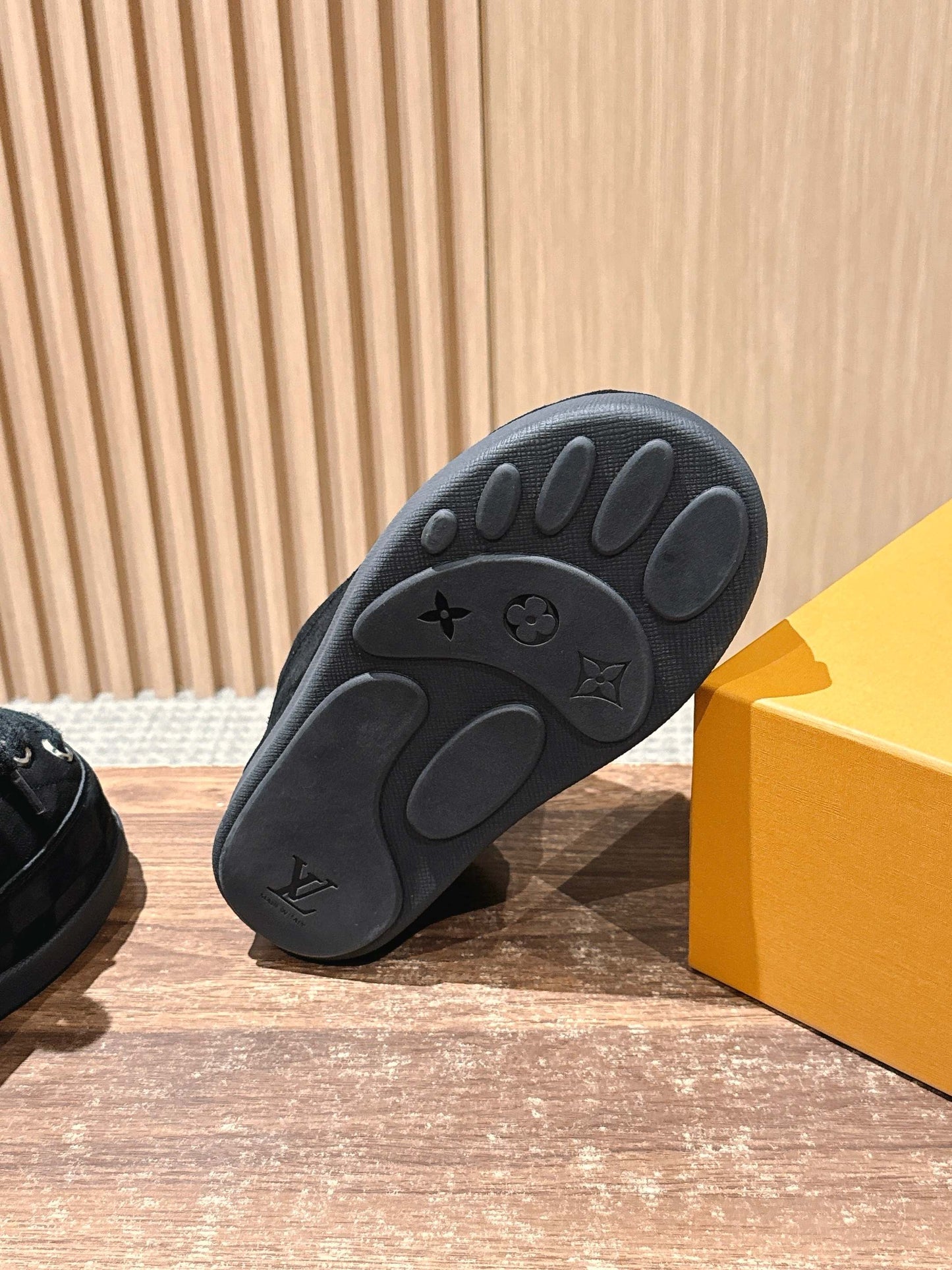 260602 New high-quality plush cowhide warm and cute casual shoes