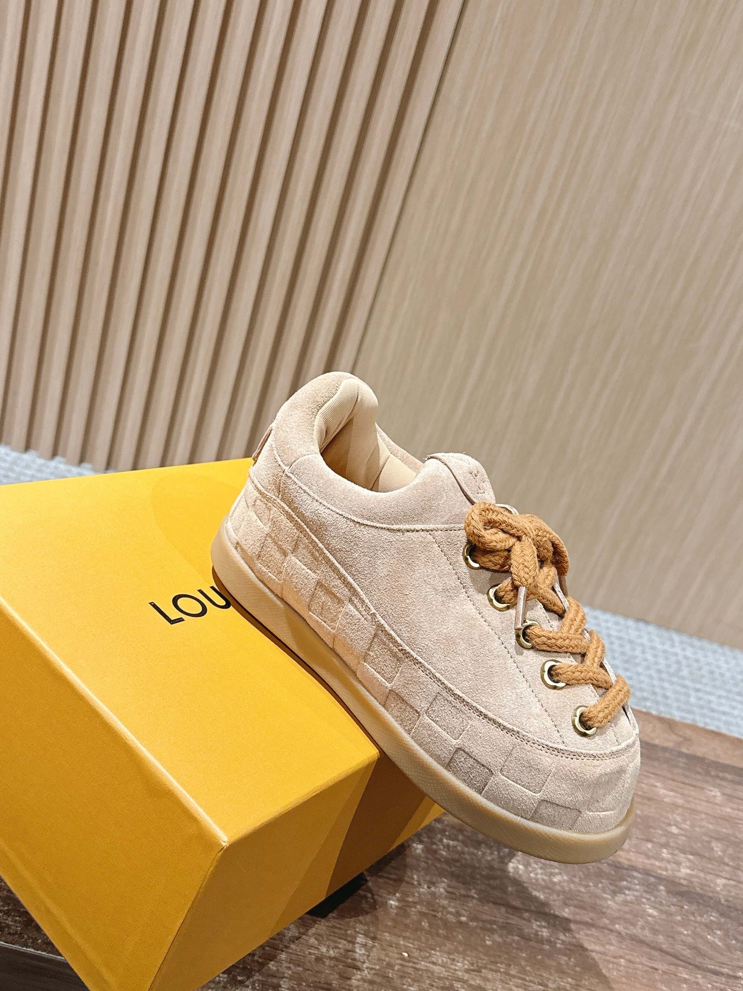 260602 New high-quality plush cowhide warm and cute casual shoes