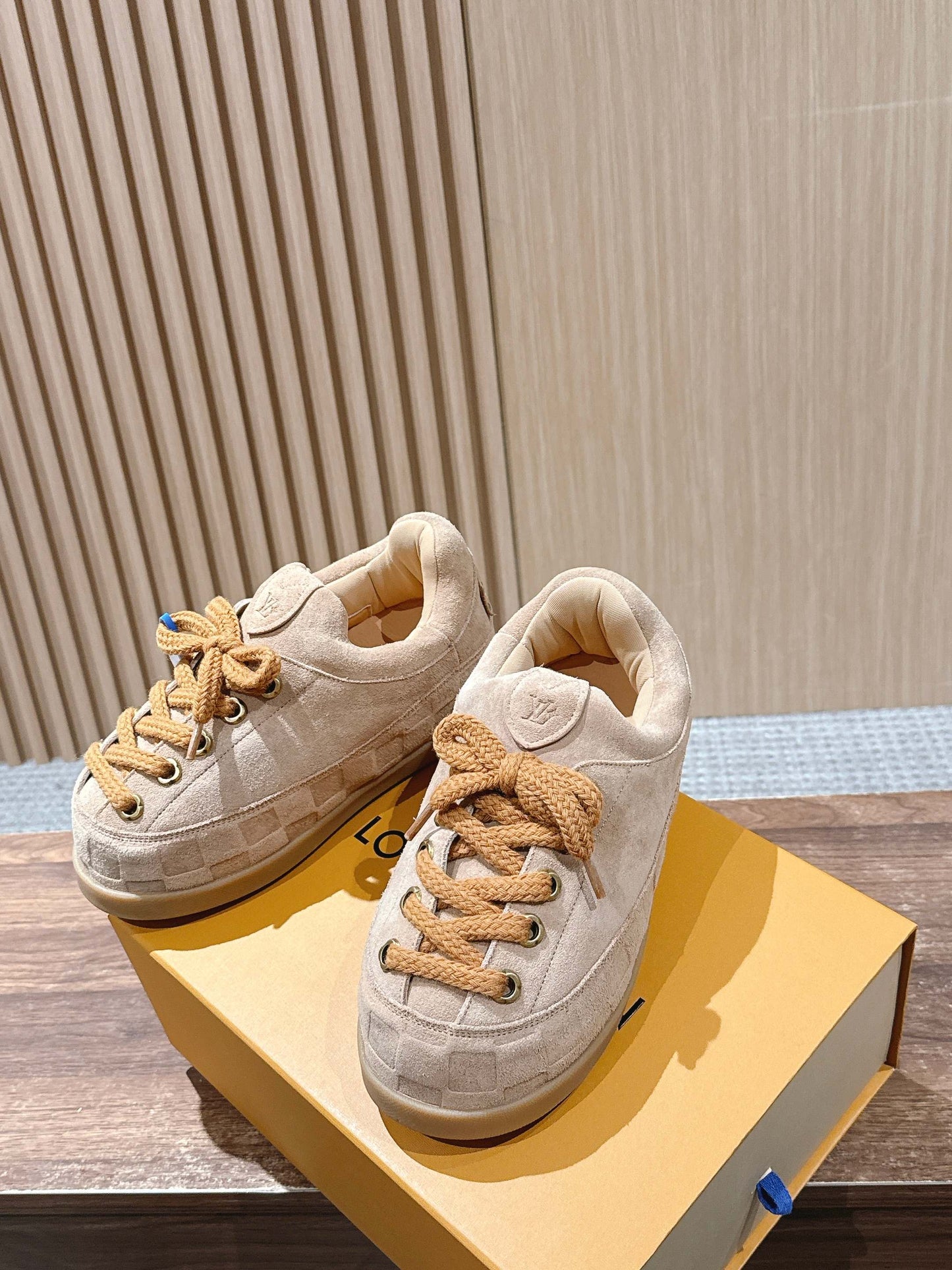 260602 New high-quality plush cowhide warm and cute casual shoes