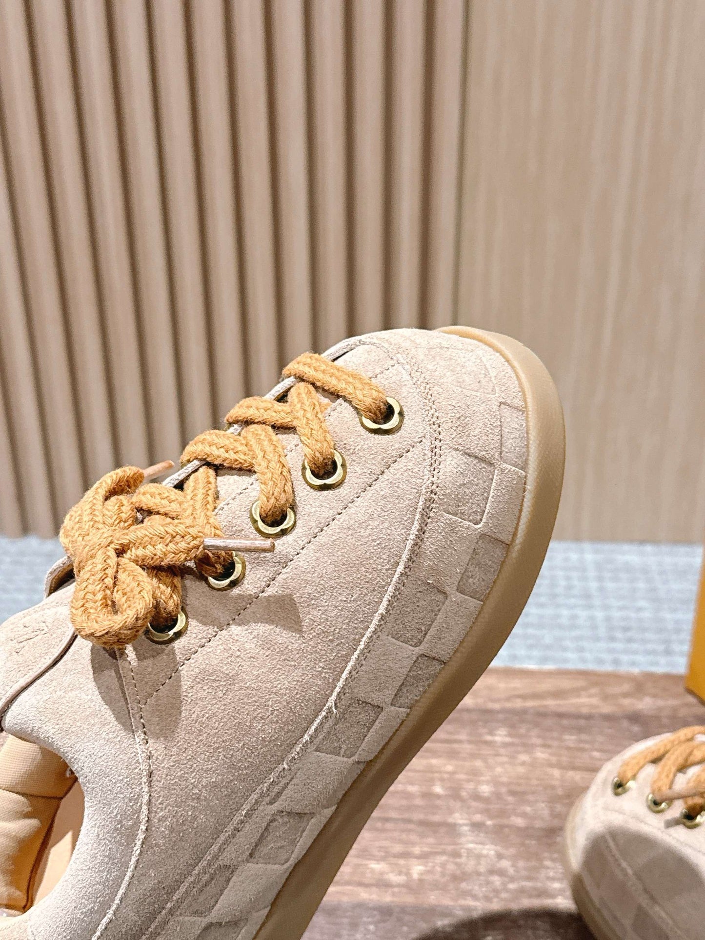 260602 New high-quality plush cowhide warm and cute casual shoes