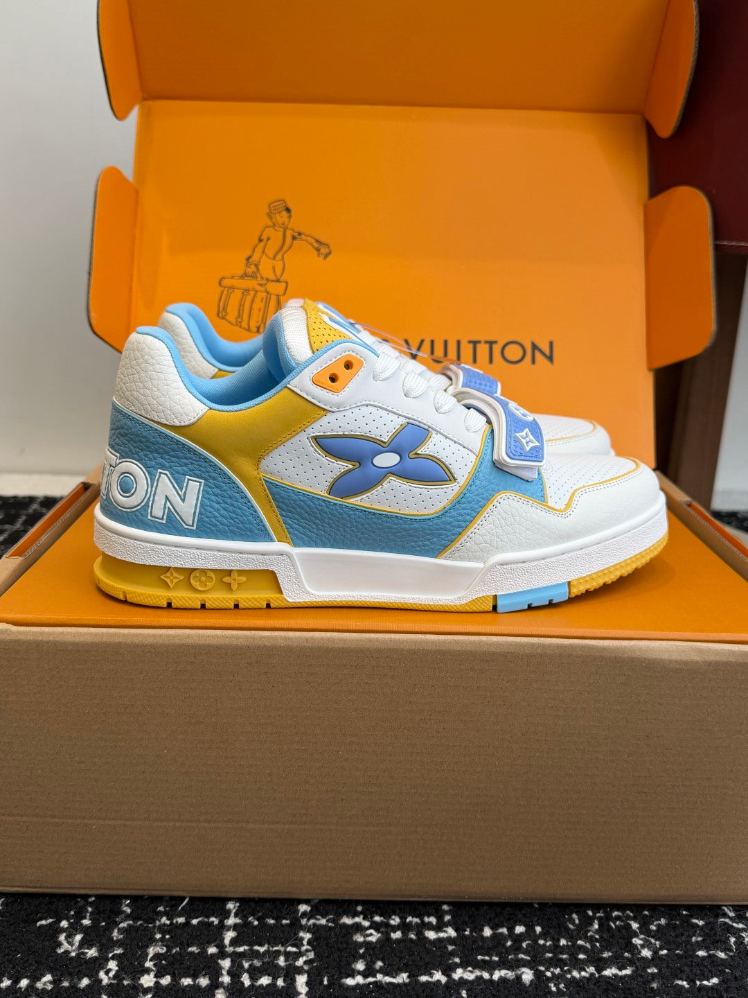 260602 New high-quality new color simple daily wear matching sneakers