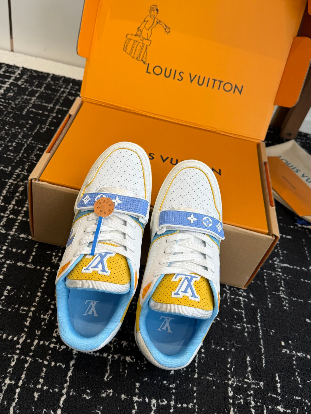 260602 New high-quality new color simple daily wear matching sneakers