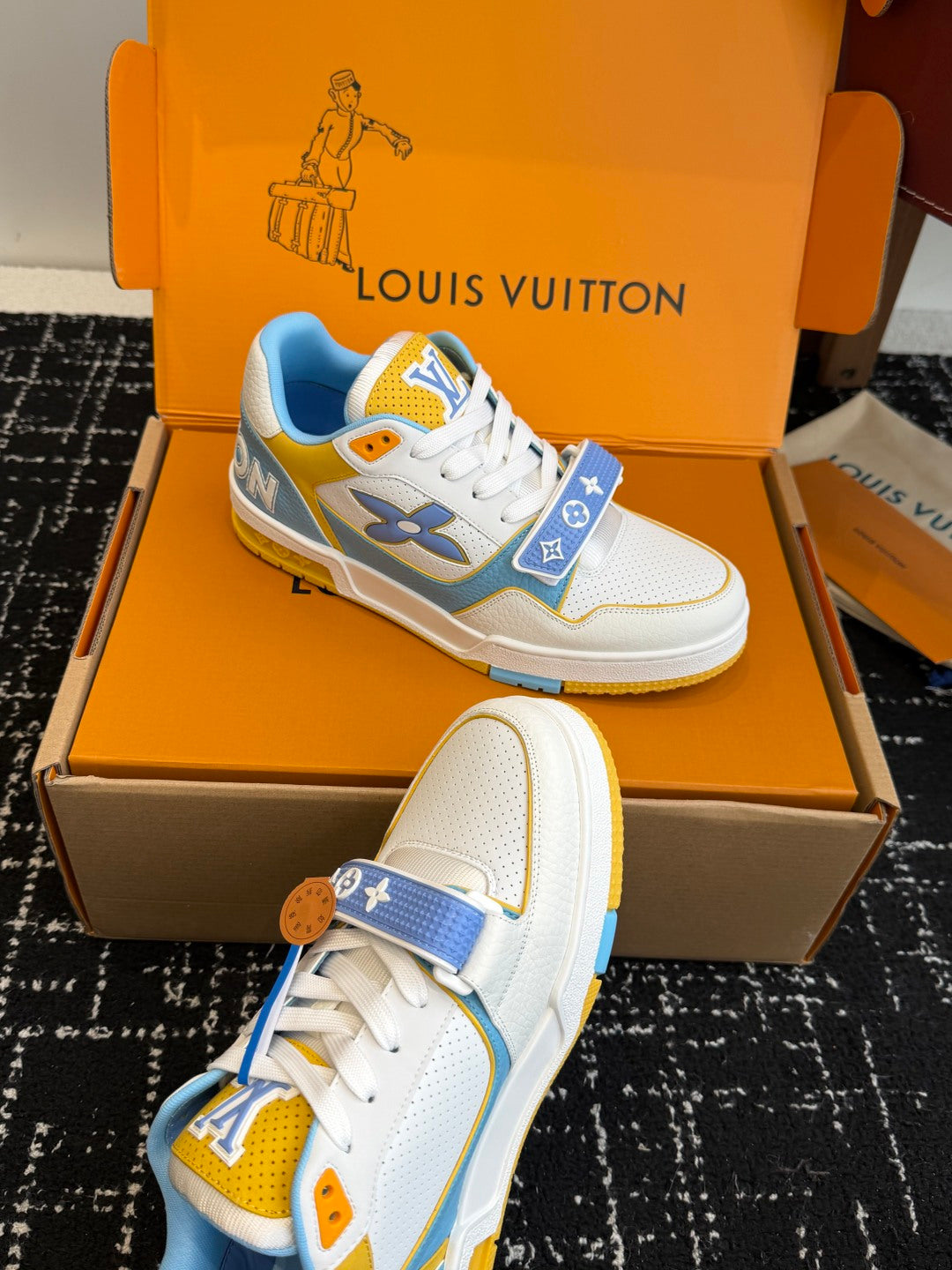 260602 New high-quality new color simple daily wear matching sneakers
