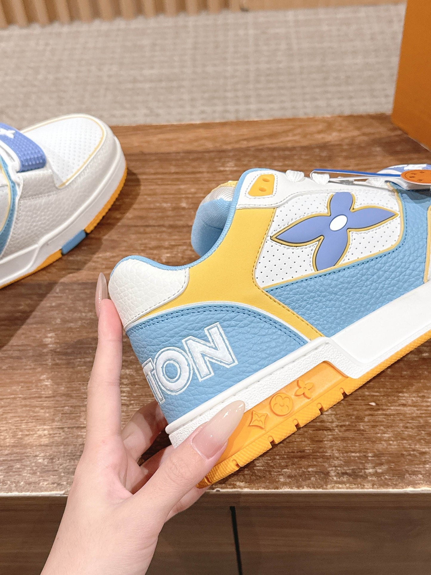 260602 New high-quality new color simple daily wear matching sneakers