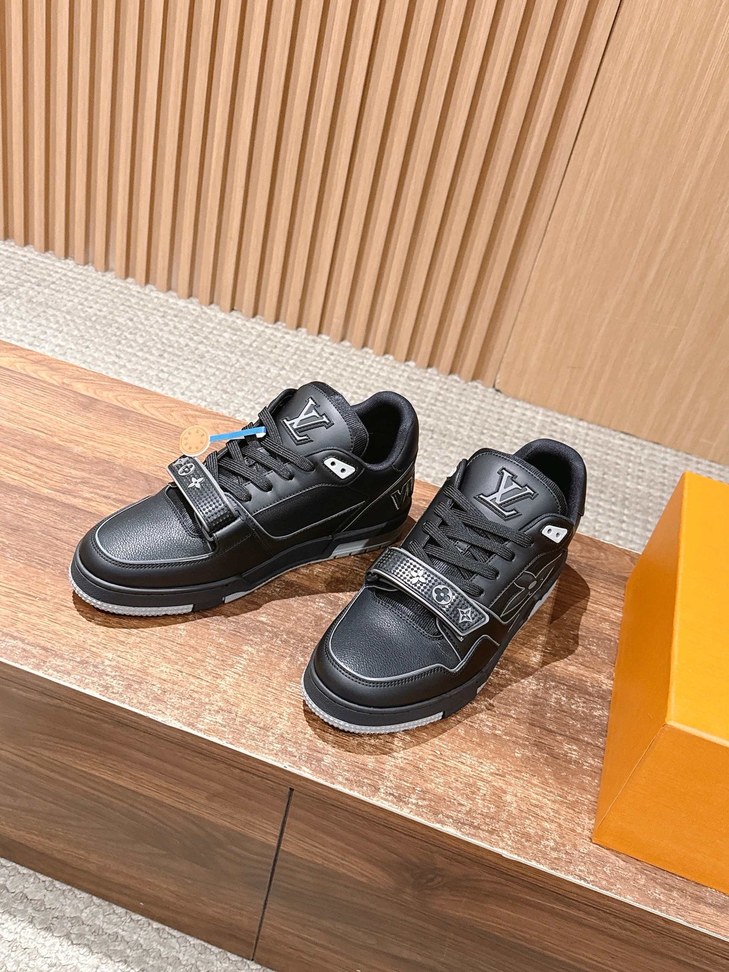 260602 New high-quality new color simple daily wear matching sneakers