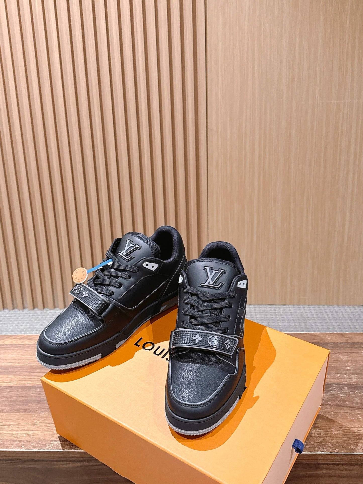 260602 New high-quality new color simple daily wear matching sneakers
