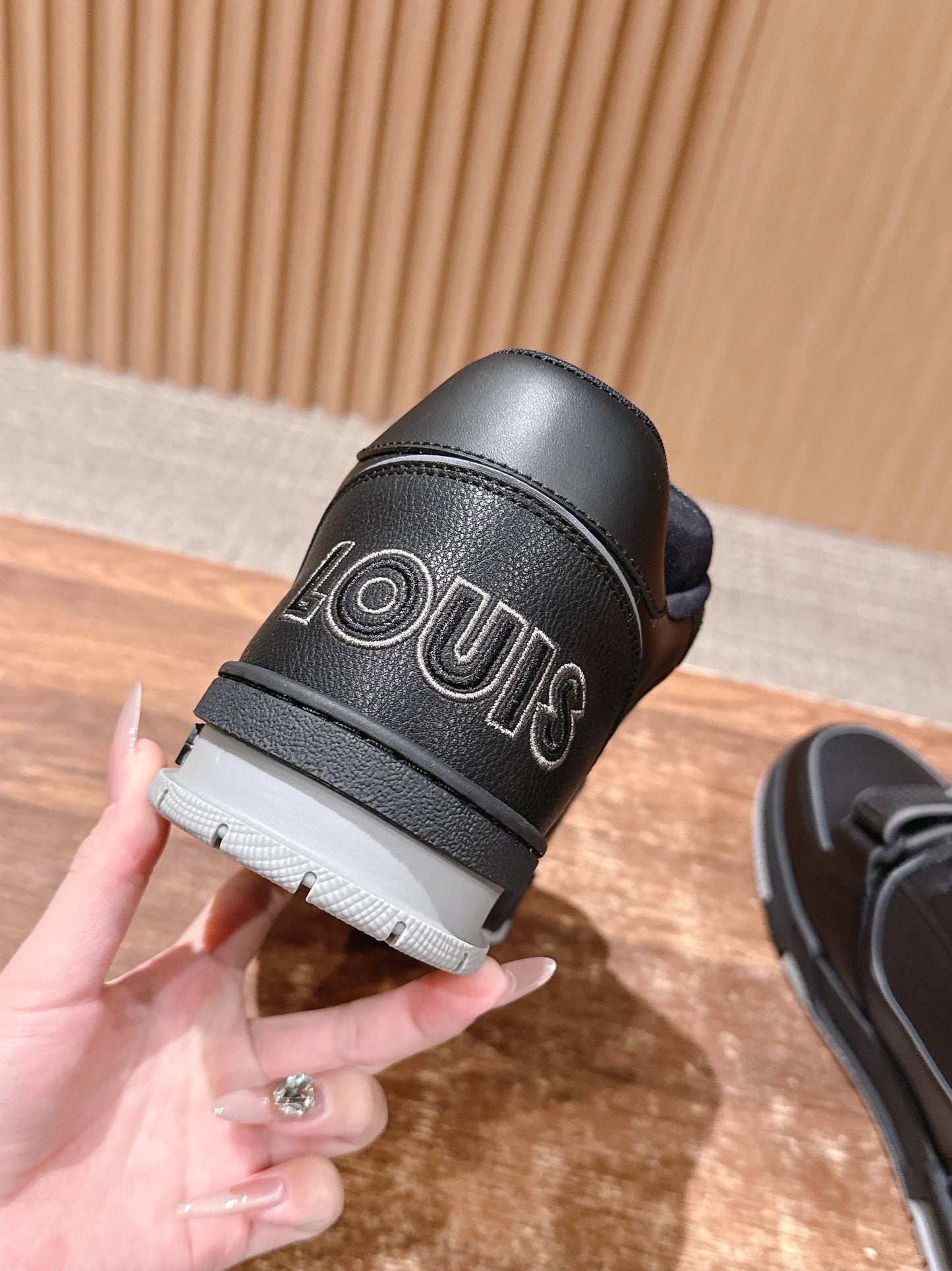 260602 New high-quality new color simple daily wear matching sneakers