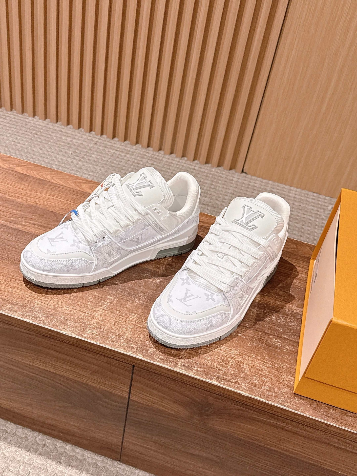 260602 New high-quality new color simple daily wear matching sneakers