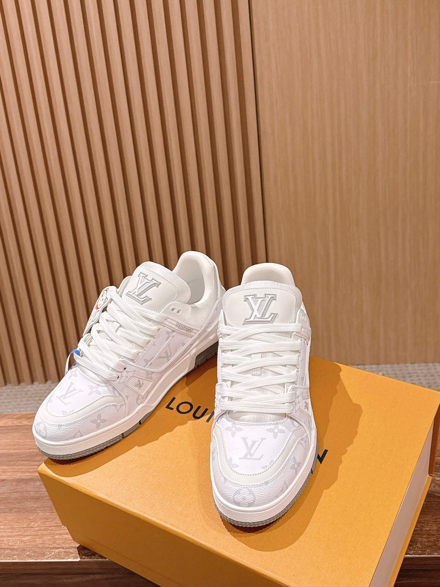 260602 New high-quality new color simple daily wear matching sneakers