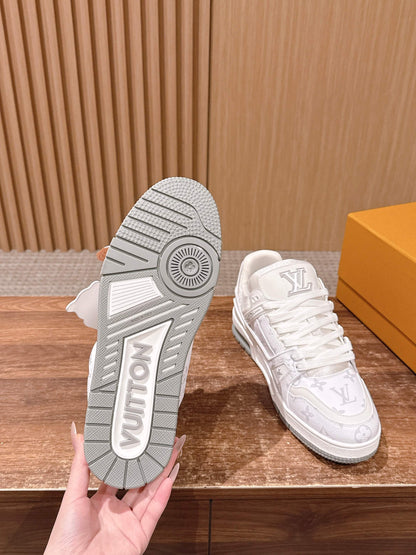 260602 New high-quality new color simple daily wear matching sneakers