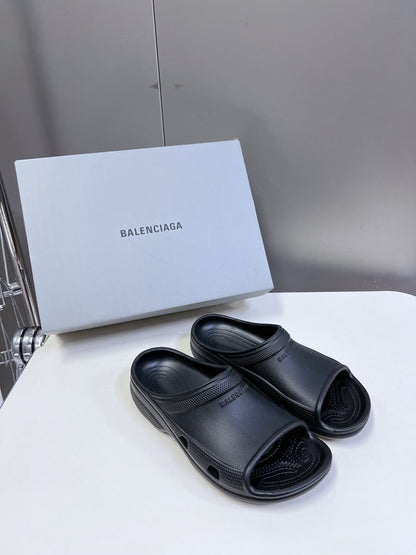 260602 New high-quality rubber-soled slippers with abstract tread patterns